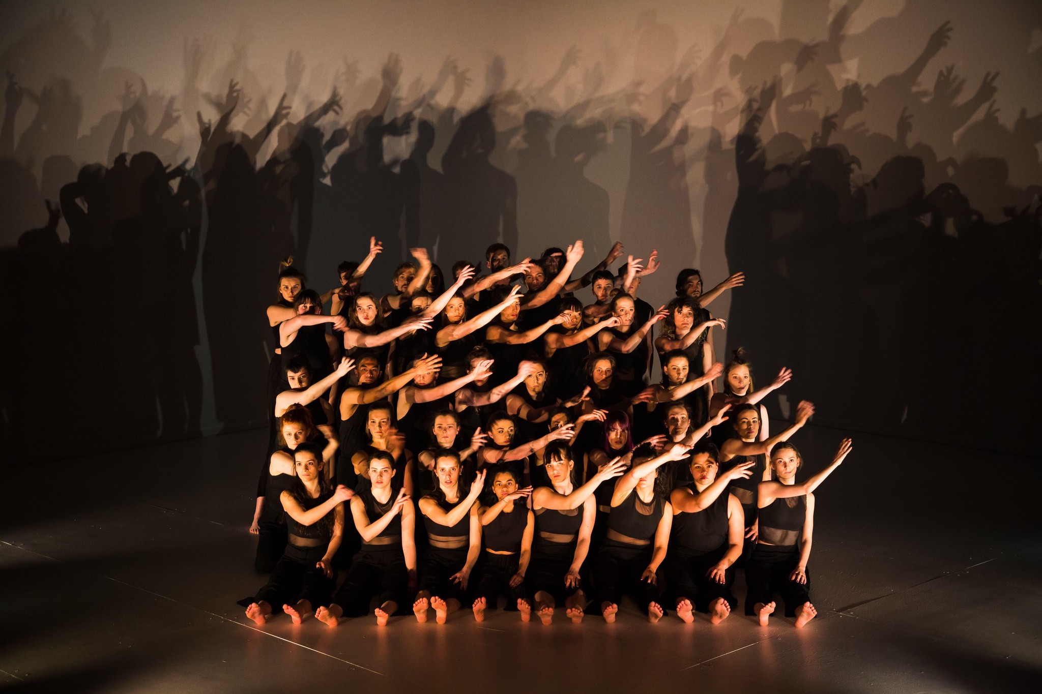Une quarantaine d’élèves du Ballet Junior Genève ont brillé dans «Colossus», tous degrés confondus.