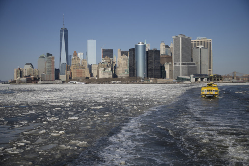 Le froid engendre une banquise à New York