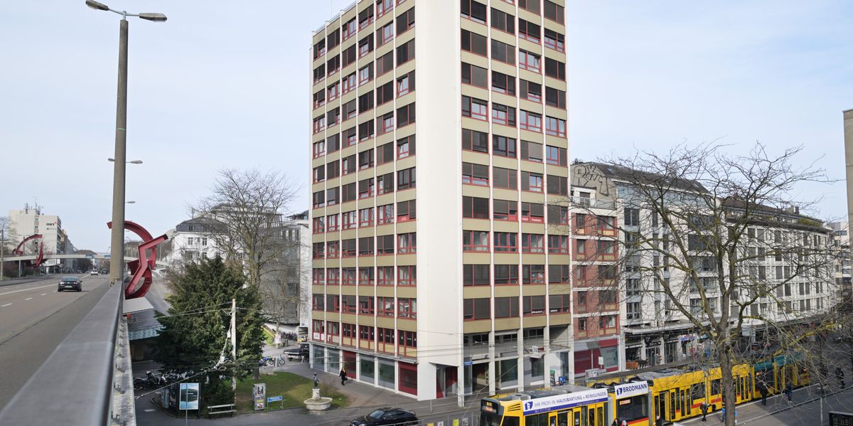 Wegen-IWB-Trafostation-Steinentorstrasse-wird-vor-Abriss-von-Heuwaage-Hochhaus-gesperrt