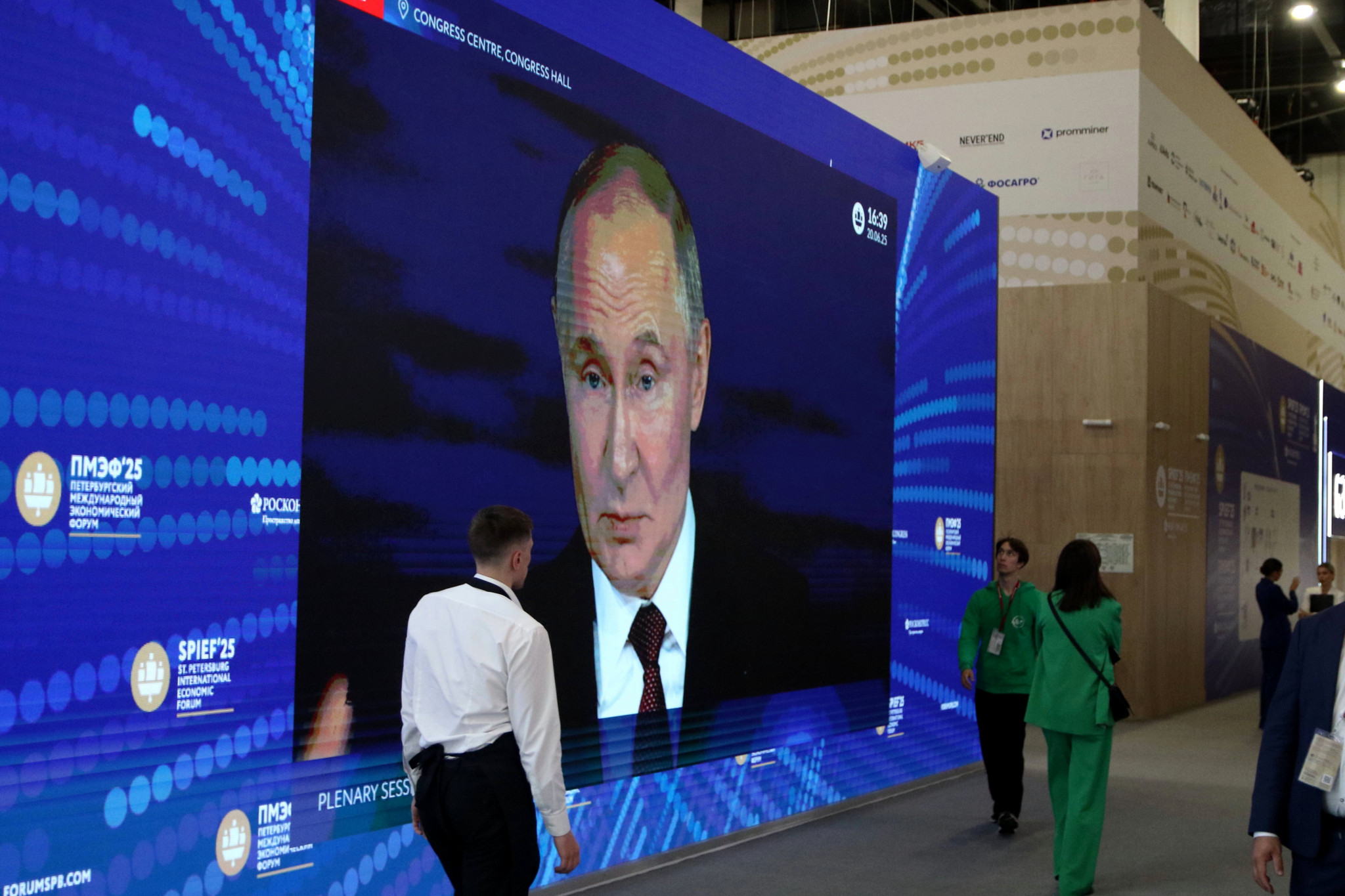 Ukraine-Krieg: Schatten auf Putins Erfolgserzählung