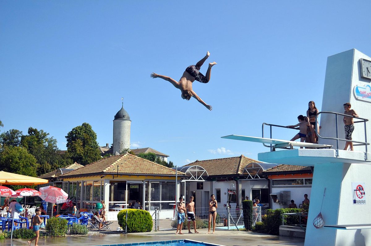 La piscine d’Aubonne est appréciée des Aubonnois, mais pas uniquement. Certains Morgiens «frileux» viendraient en profiter, maintenant que la leur n’est plus chauffée.