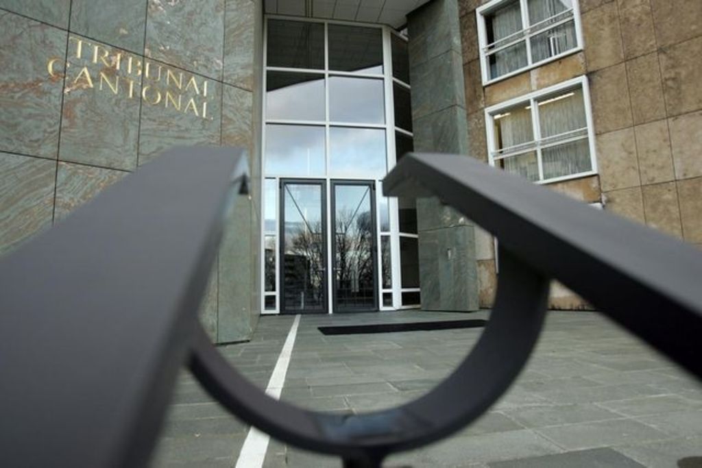 Peine allégée pour les parents exhibitionnistes