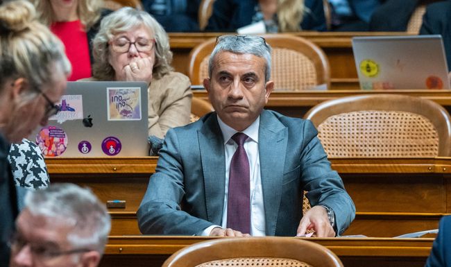 Der SP-Nationalrat Mustafa Atici wird abgewählt. Der Kanton Basel-Stadt musste aufgrund von demografischen Veränderungen einen Nationalratssitz an Zürich abtreten.