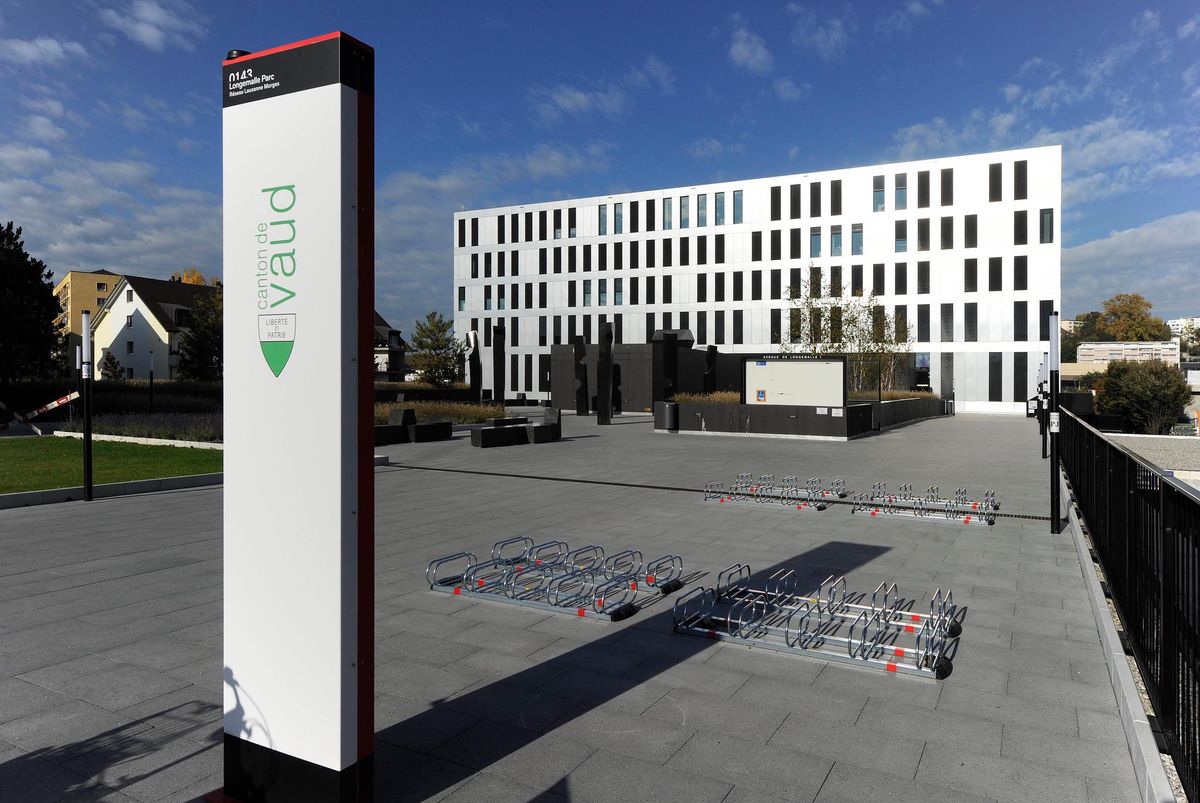 Direction des systemes d'information de l'etat de Vaud. Ici le batiment a l'avenue de Longemalle 1. Ce lundi 24 octobre 2011. A Renens . © Christian Brun