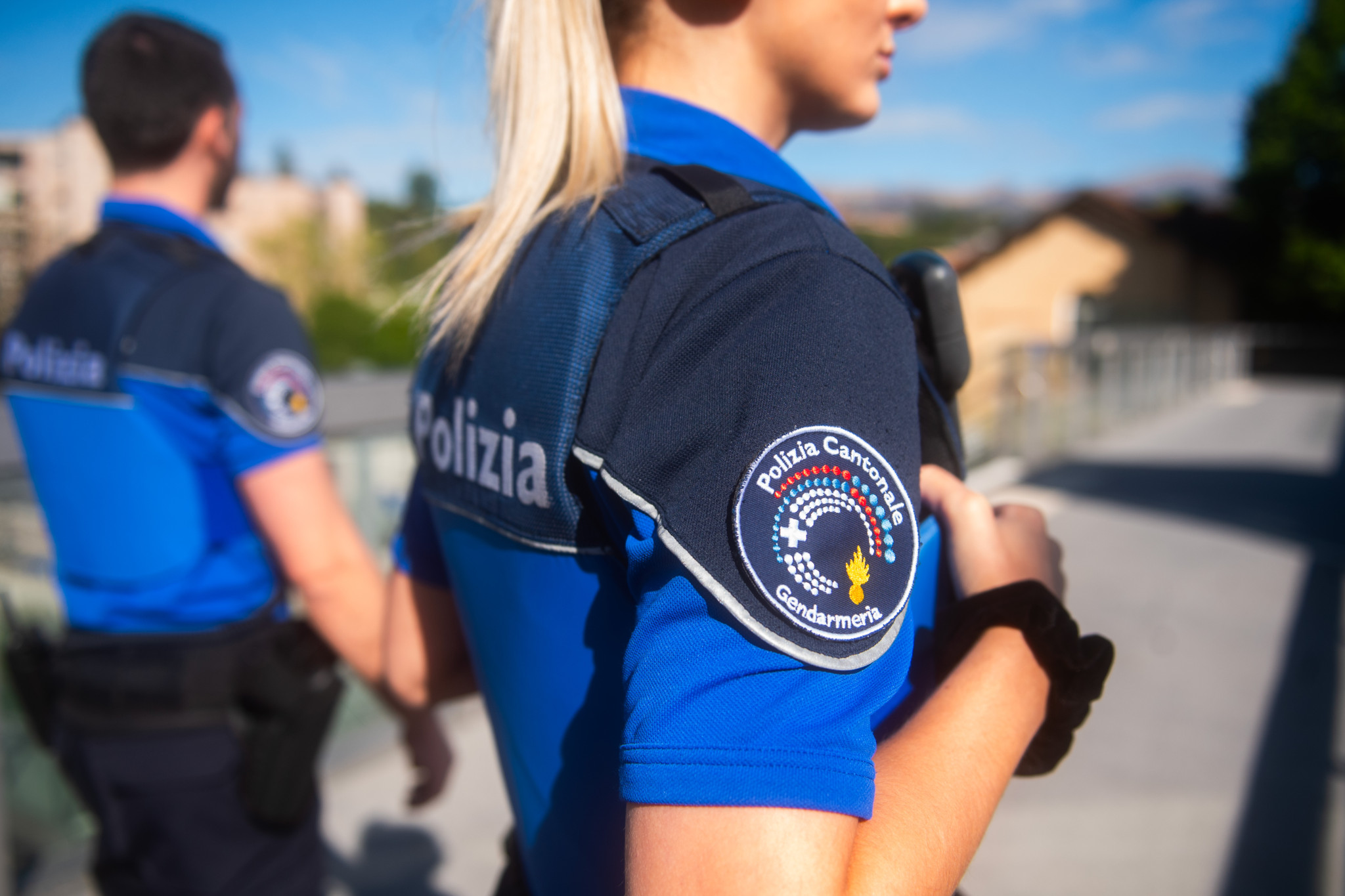 Kantonspolizei Tessin. Auf dem Foto zwei Beamte der Kantonspolizei (Gendarmerie) auf Patrouille bei der Station Paradiso, Lugano. Aufgenommen am Donnerstag, 25. April 2024. (KEYSTONE/Ti-Press/Samuel Golay).