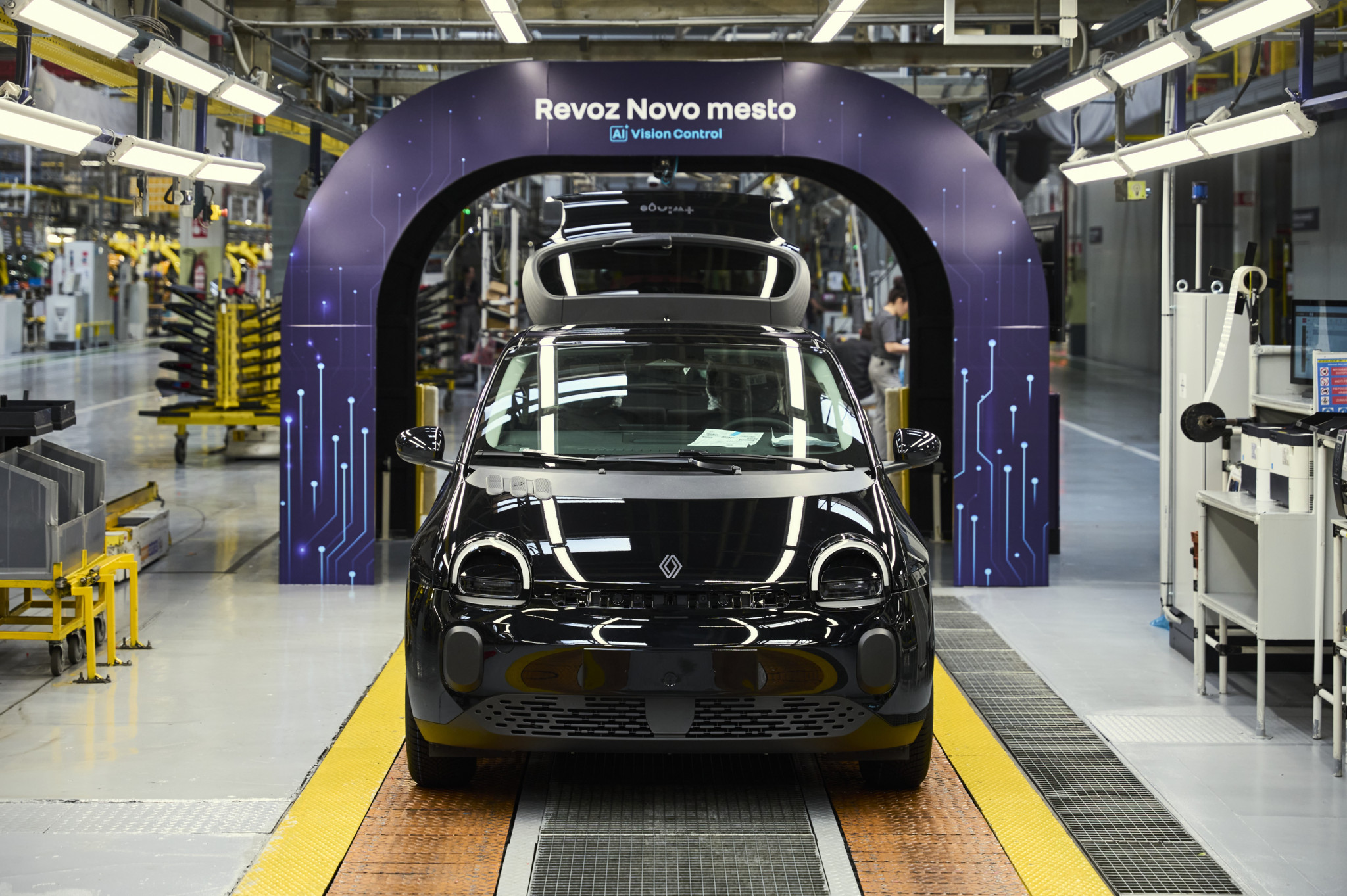 Renault Twingo E-Tech Electric läuft im Werk Revoz in Novo Mesto, Slowenien, vom Produktionsband.