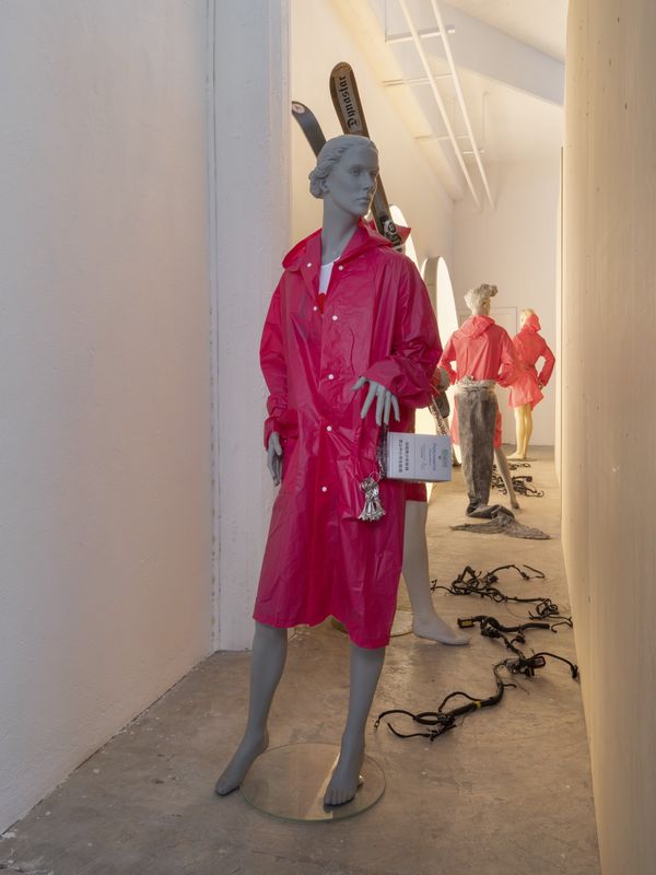 In Alfredo Aceto’s exhibition, we see the system of contemporary art unfolding “behind the scenes”. 