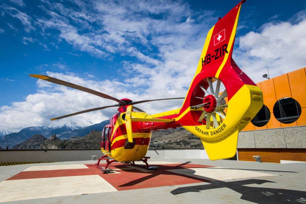 Un homme meurt après une chute en montagne