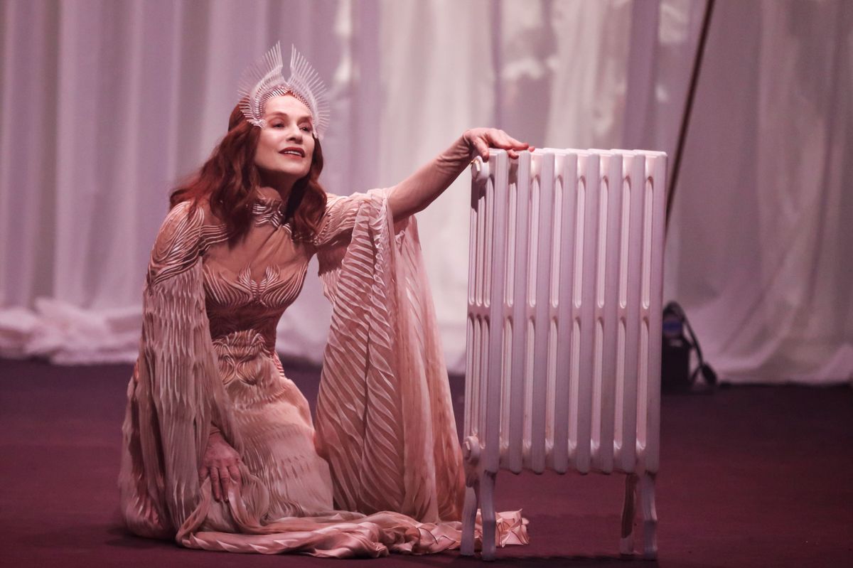 Comédie: Isabelle Huppert, quintessence de la femme abandonnée