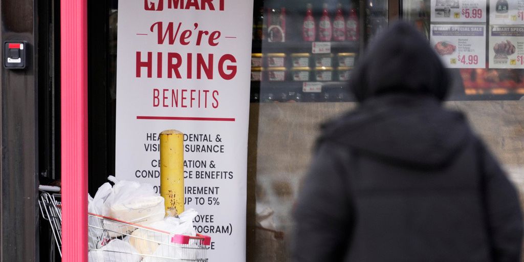 企業は1月に2万2000人の雇用を創出したが、これは予想をはるかに下回った