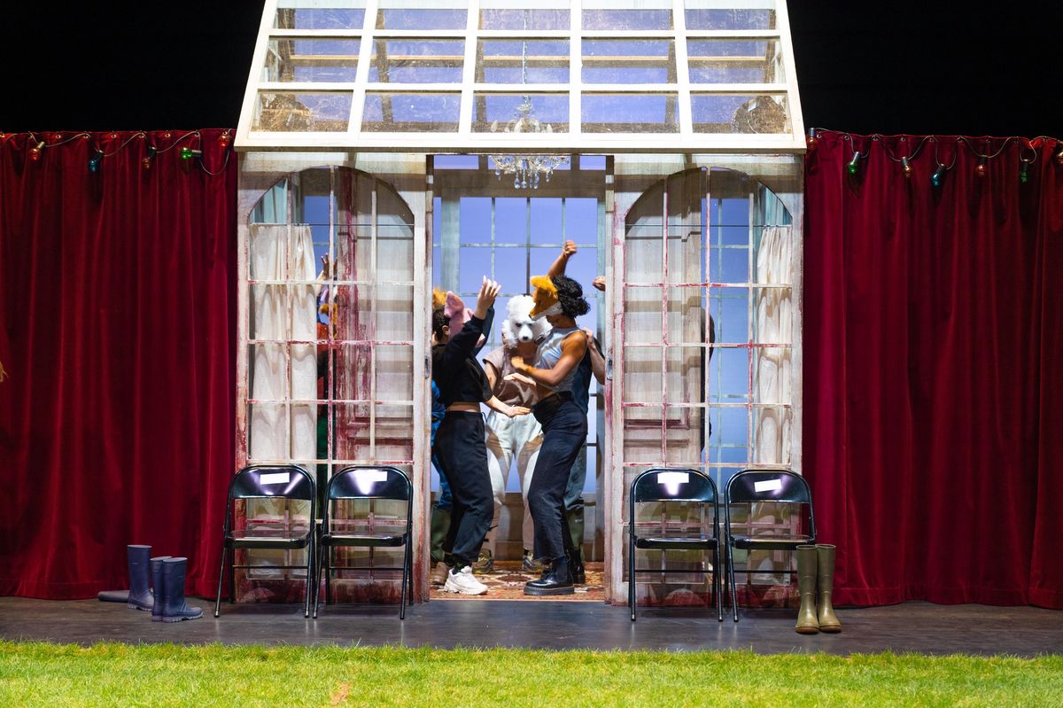 Chez Am Stram Gram, les élèves de l’École Serge Martin répètent «Beaucoup de bruit pour rien» sous la houlette de Dan Jemmett.