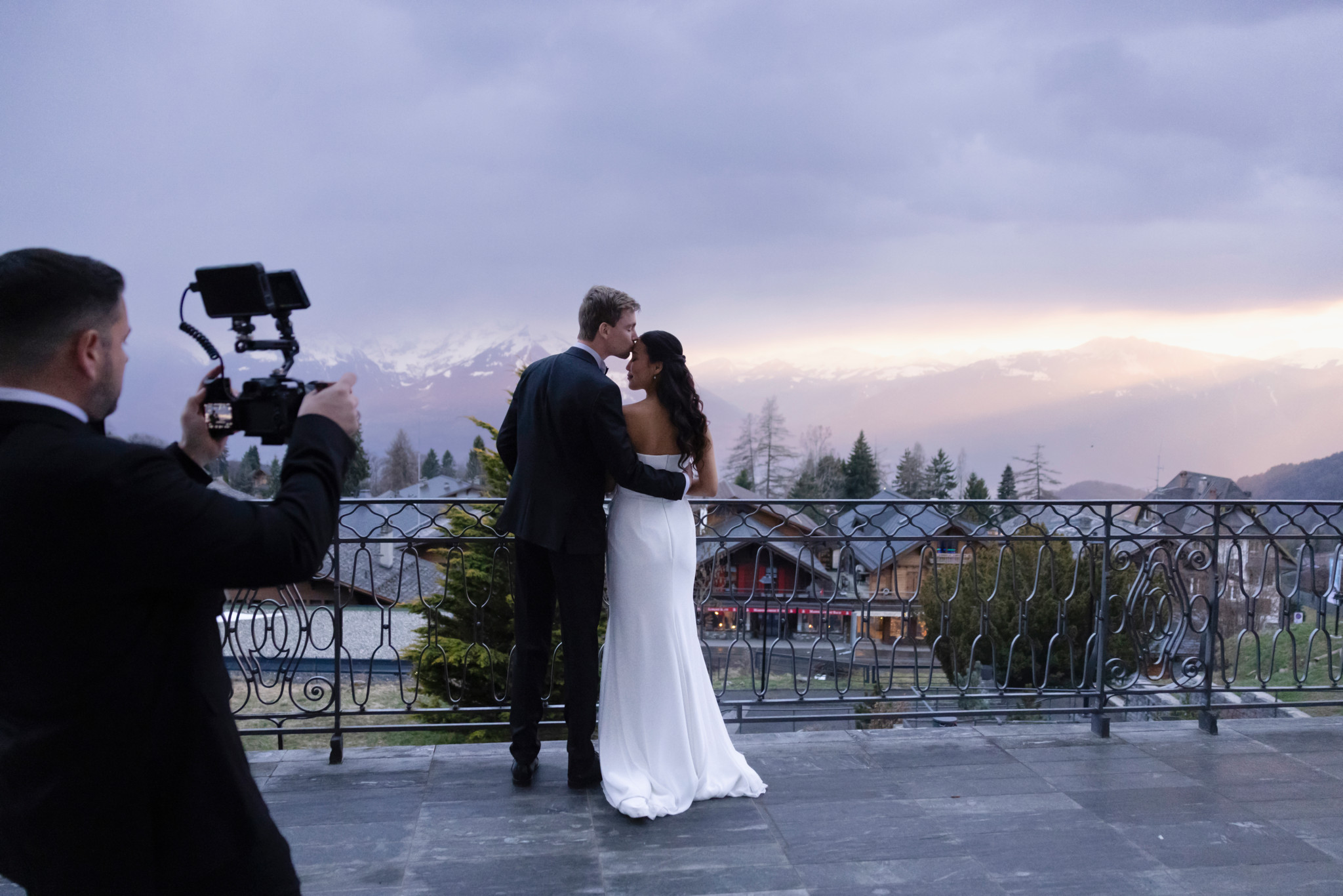 femme en dessous sexy Nach Hochzeit mit Sexpuppe: Yuri Tolochko will jetzt doch Menschen daten
