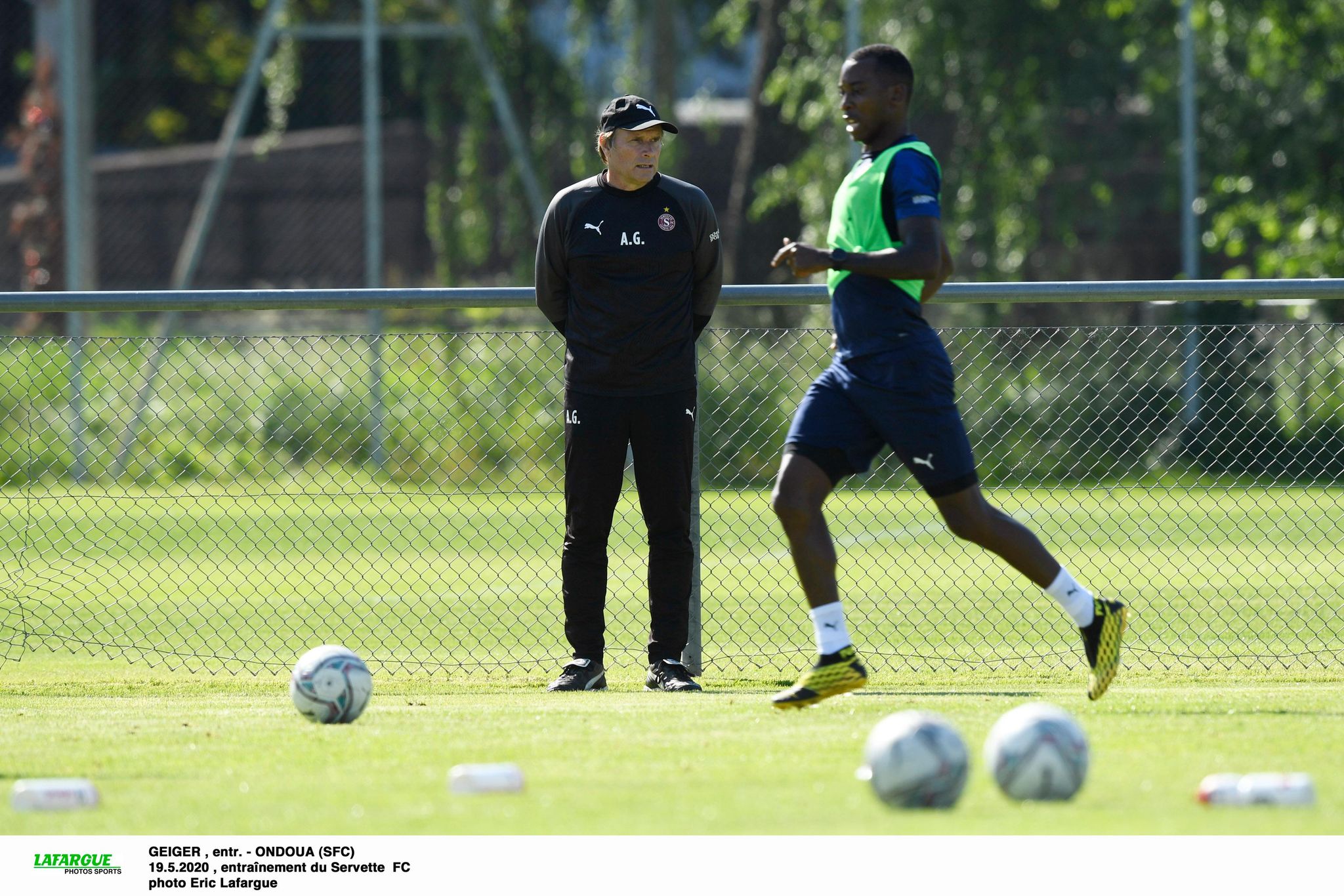 Alain Geiger a enfin pu retrouver Gaël Ondoua et ses coéquipiers, mardi à Balexert. 