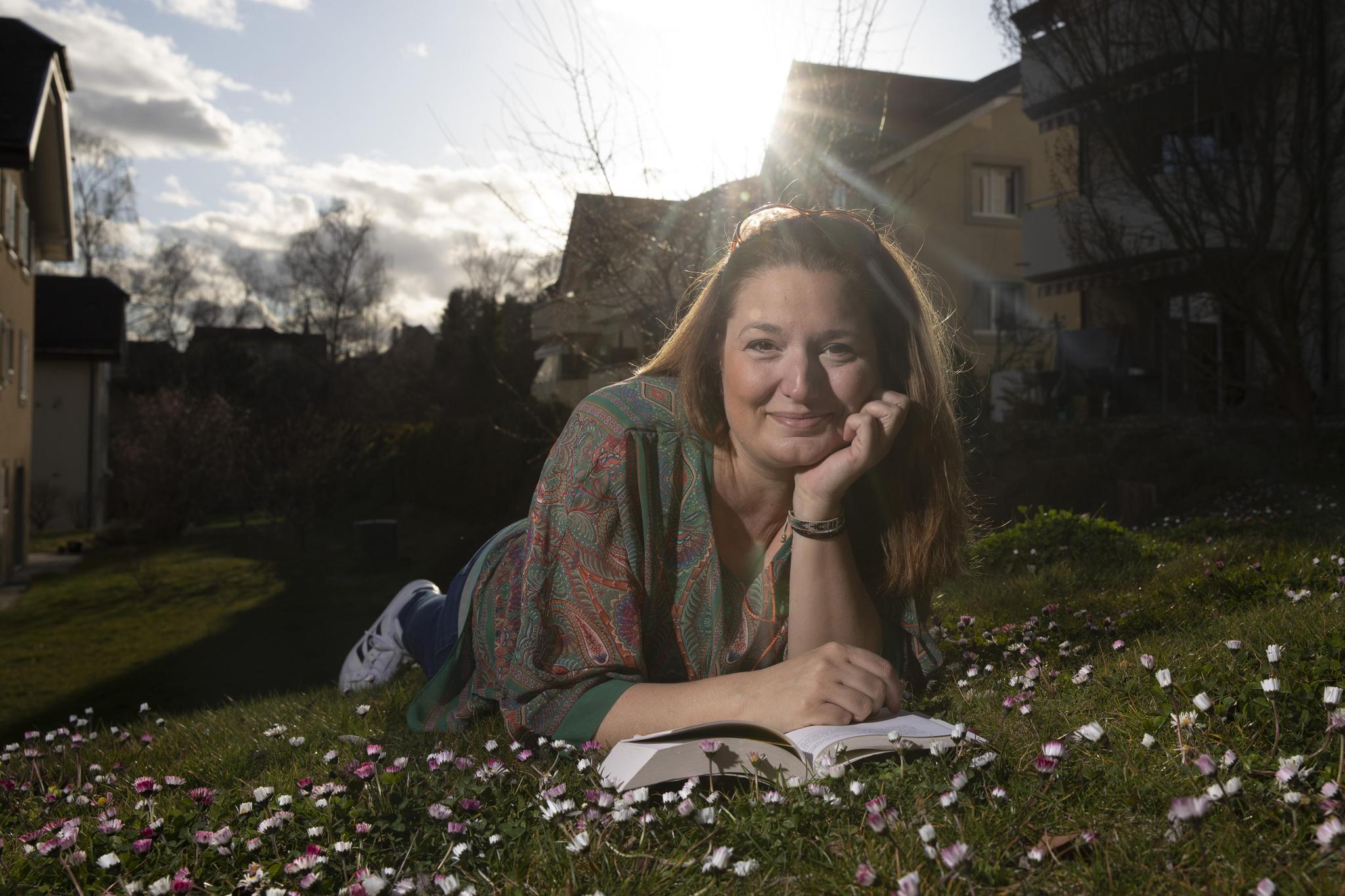 Grâce à la désensibilisation, Alessandra Ducret peut désormais sortir sans manquer de souffle. 