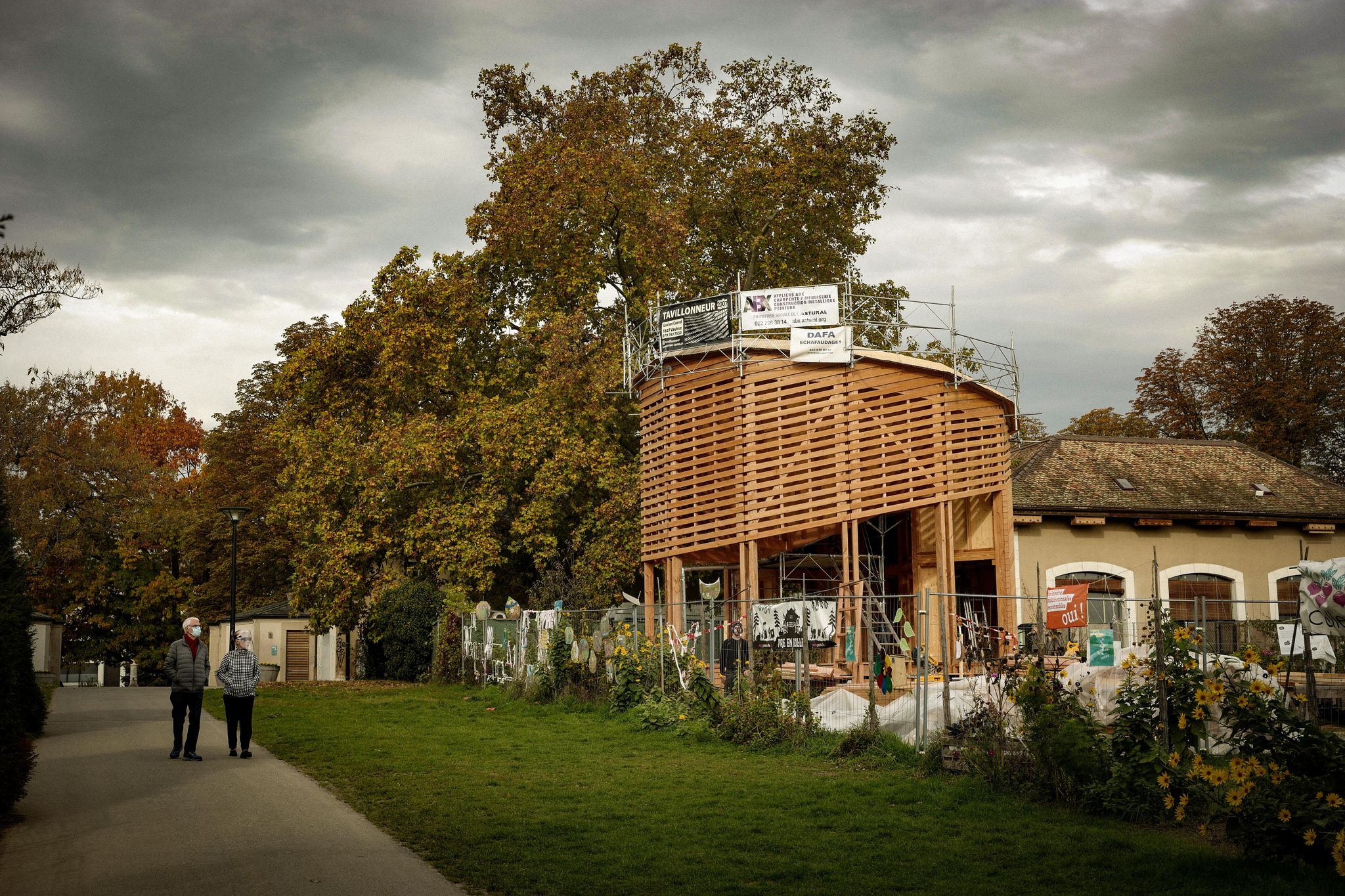 Le pavillon tout en bois, destiné aux enfants, qui a vu le jour dans le parc Beaulieu. Photo Laurent Guiraud