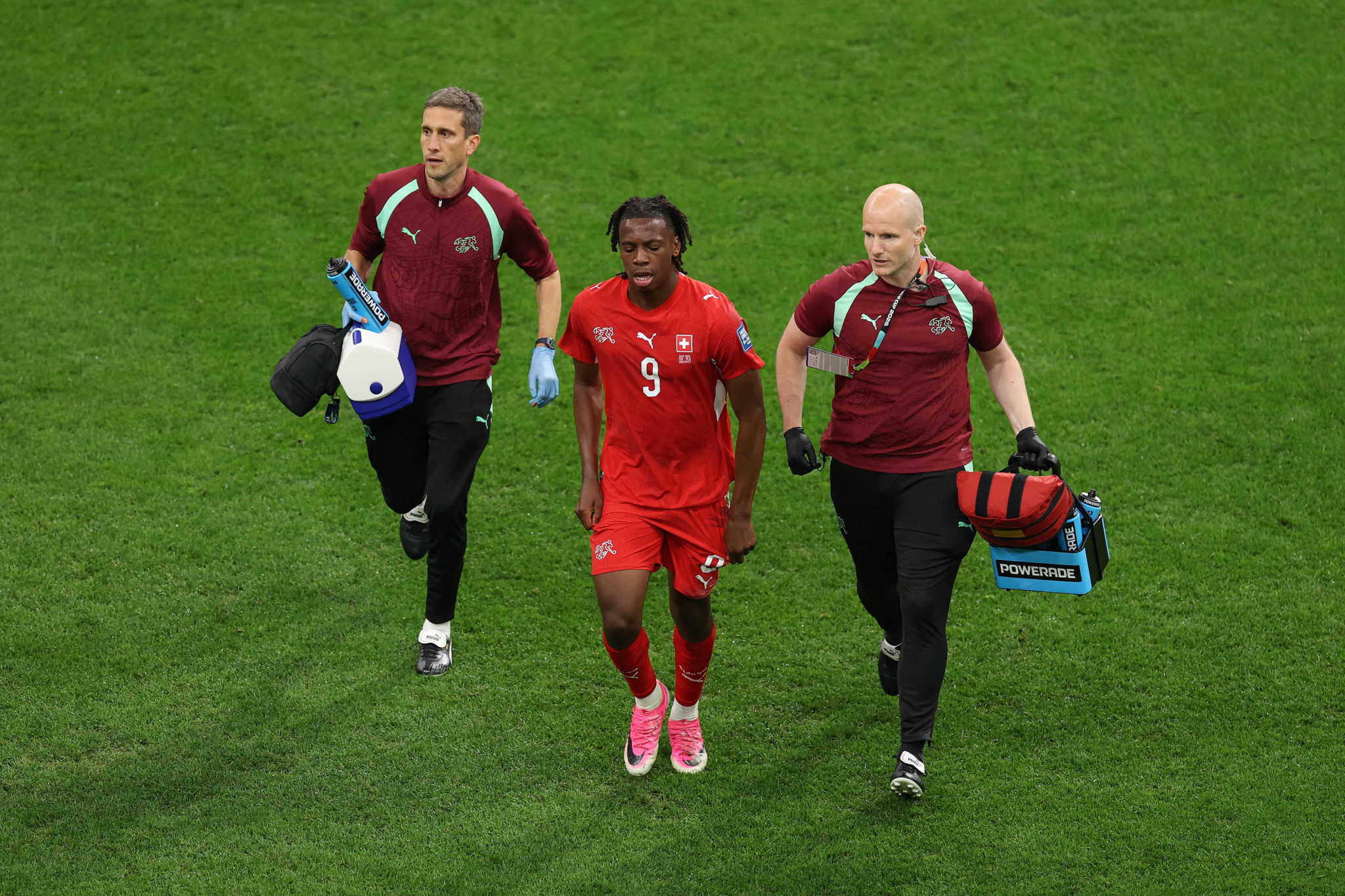 Johan Manzambi im Trainingsleibchen der Schweizer Nationalmannschaft beim offiziellen Training in Vancouver vor dem Achtelfinalspiel gegen Kolumbien. Johan Manzambi im Trainingsleibchen der Schweizer Nationalmannschaft beim offiziellen Training in Vancouver vor dem Achtelfinalspiel gegen Kolumbien.