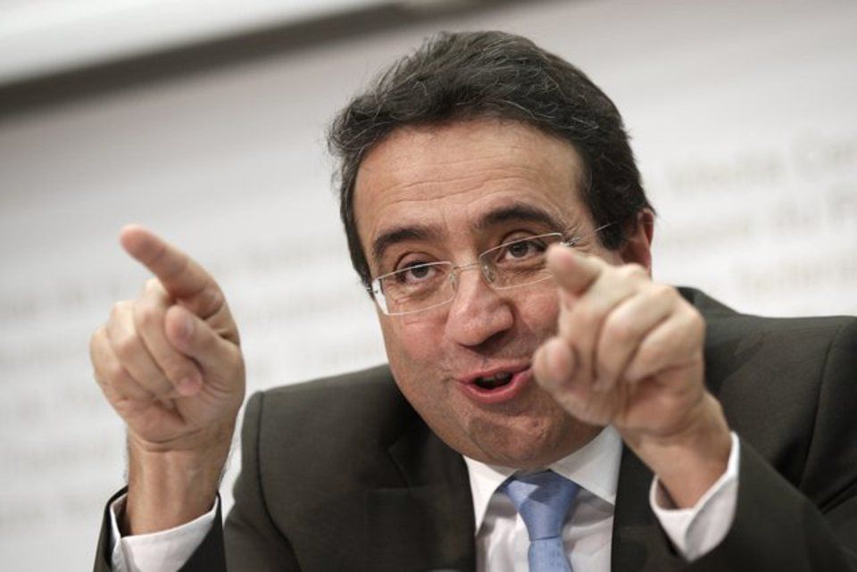 «Christoph Blocher est-il démocrate? A-t-il du respect pour les perdants? On peut en douter?» «Christoph Blocher est-il démocrate? A-t-il du respect pour les perdants? On peut en douter?»