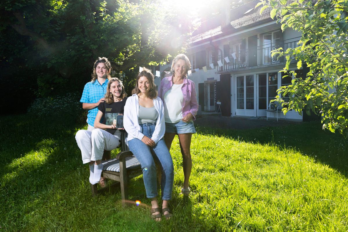 Le mini festival Yaleo est reconduit dans le jardin de la maison par Ingrid et ses quatre filles avec une programmation 100% féminine
