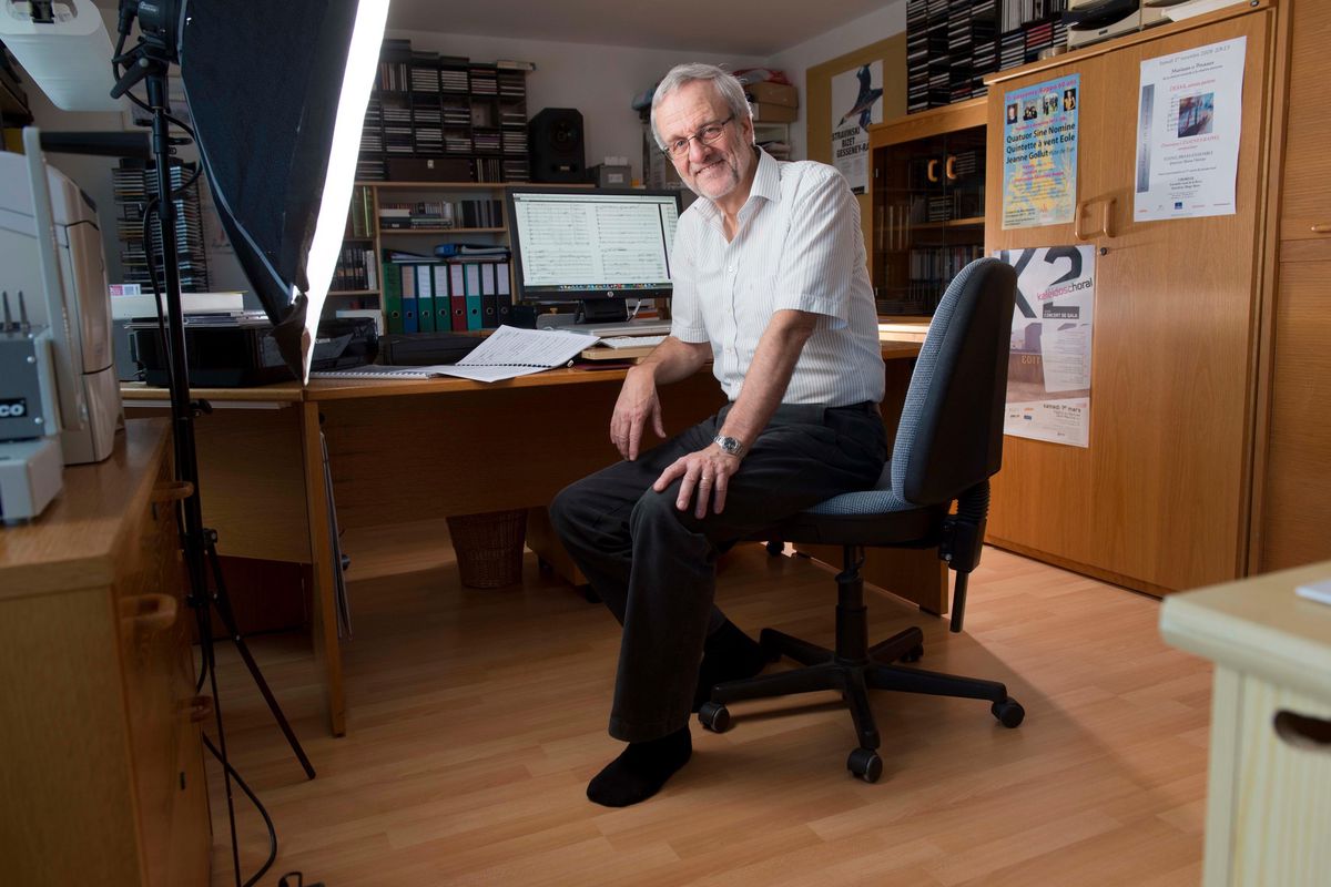 Dominique Gesseney-Rappo, compositeur, dans son lieu de travail à Champtauroz en 2013.