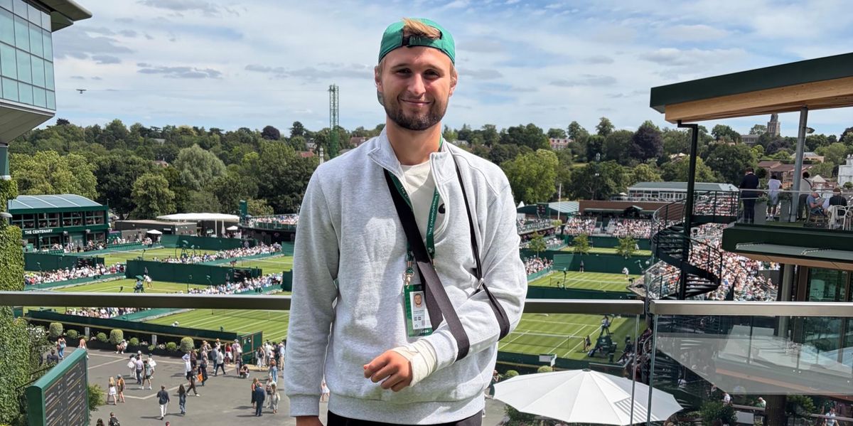 Leidgeplagter-Leandro-Riedi-Mit-dem-Gips-nach-Wimbledon-Tennis-ist-wie-eine-Fahrt-mit-dem-Silver-Star-im-Europa-Park-