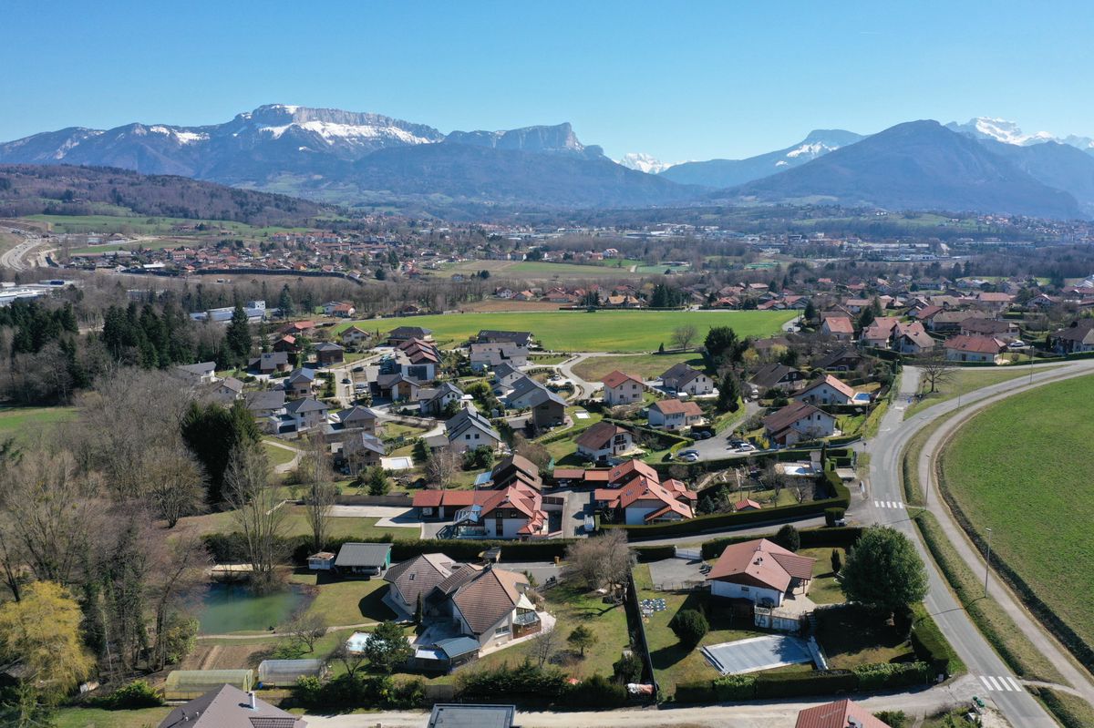 
Les Helvètes privilégient les régions de France situées près de la frontière (ici, une vue du bassin annécien).