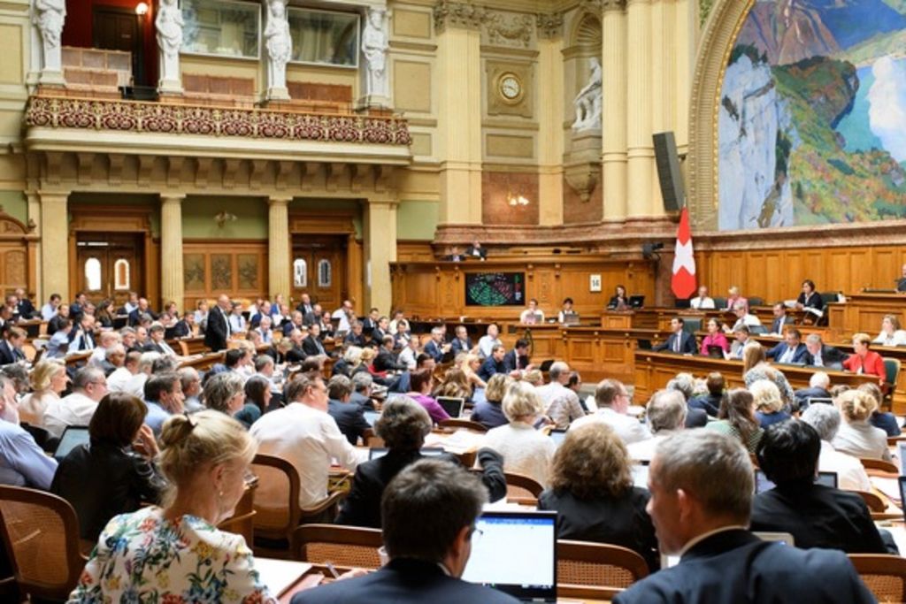 Le National coupe dans les aides aux familles