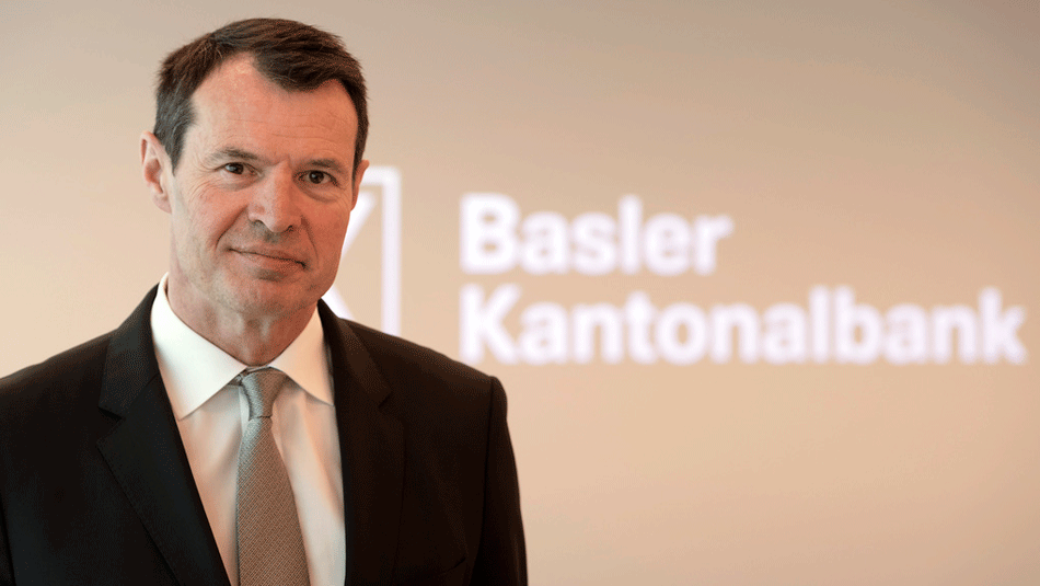 Guy Lachappelle ist seit 2013 Vorsitzender der Konzernleitung und CEO der Basler Kantonalbank. Neben Guy Lachappelle schlägt der Verwaltungsrat den Delegierten Karin Valenzano Rossi, Andrej Golob, Thomas A. Müller und Dr. Beat Schwab (in der Bildergalerie) zur Wahl vor.