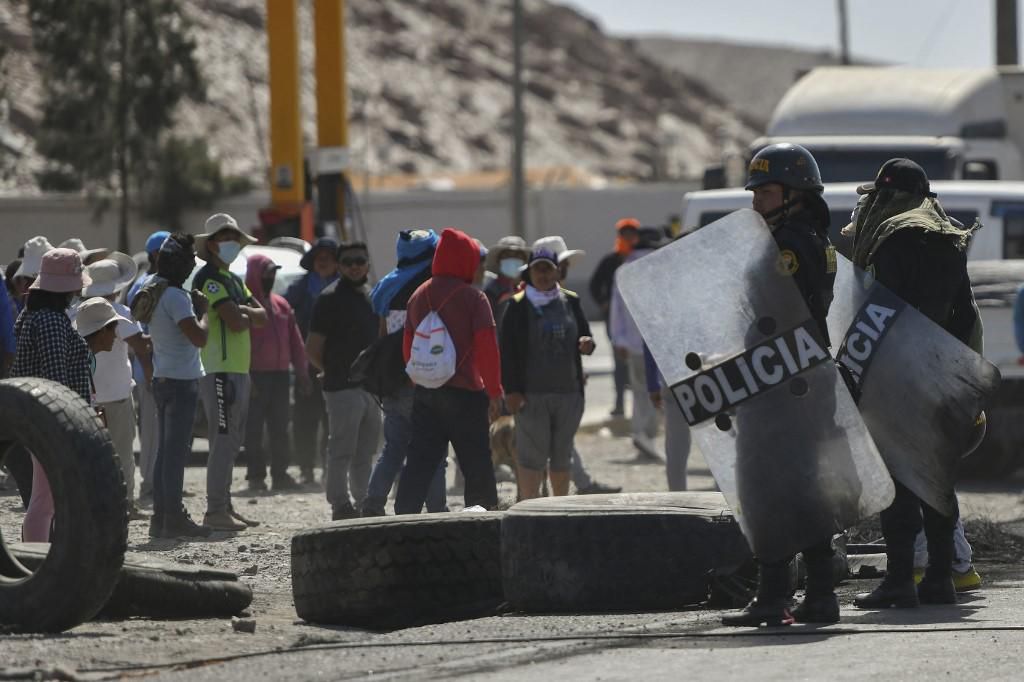 During the current crisis in Peru there have never been so many roadblocks until Sunday. 