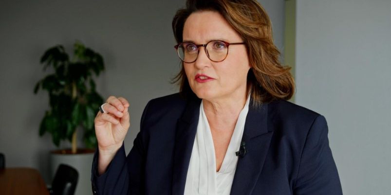 Die Akte Greensill: Was sagt Finma-Präsidentin zu den vielen Skandalen der ...