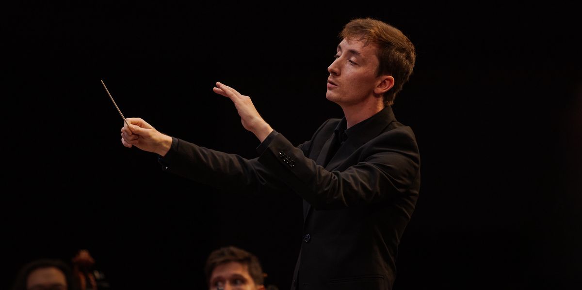 Prix Neeme Järvi lors de la 10è Conducting Academy du Menuhin Festival. Gabriel Pernet dirige l'orchestre.