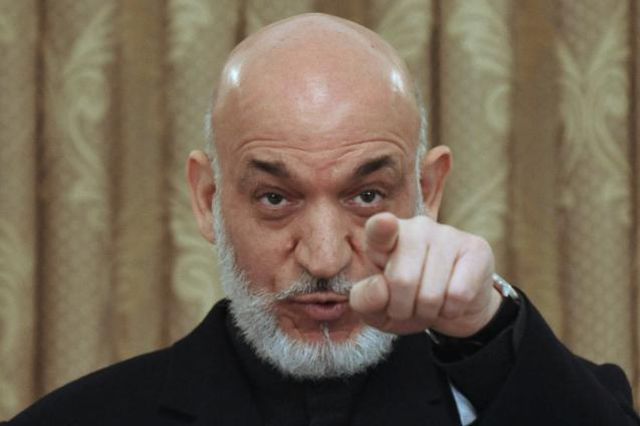 Der Staat macht sich in grossen Teilen des Landes kaum bemerkbar: Der Präsident Afghanistans, Hamid Karzai, kündigt ein Durchgreifen gegen die Missstände bei der Kabul Bank an. (11. April 2011)