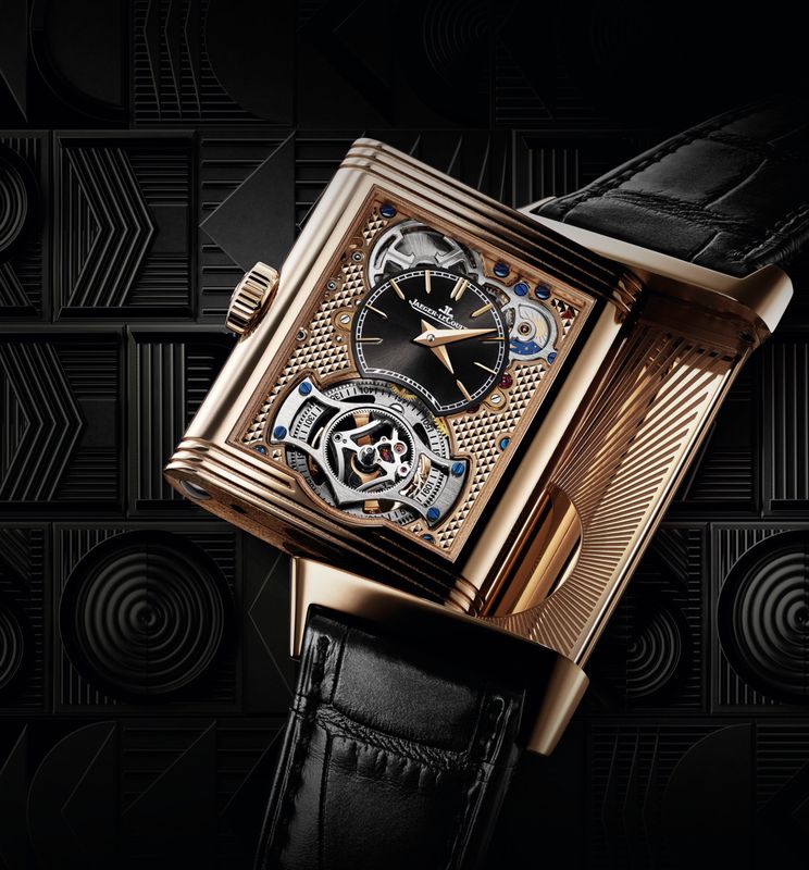 Reverso Tribute Duoface Tourbillon en or rose. Heures, minutes, secondes et tourbillon au recto. Deuxième fuseau horaire et indication jour/nuit au verso.
