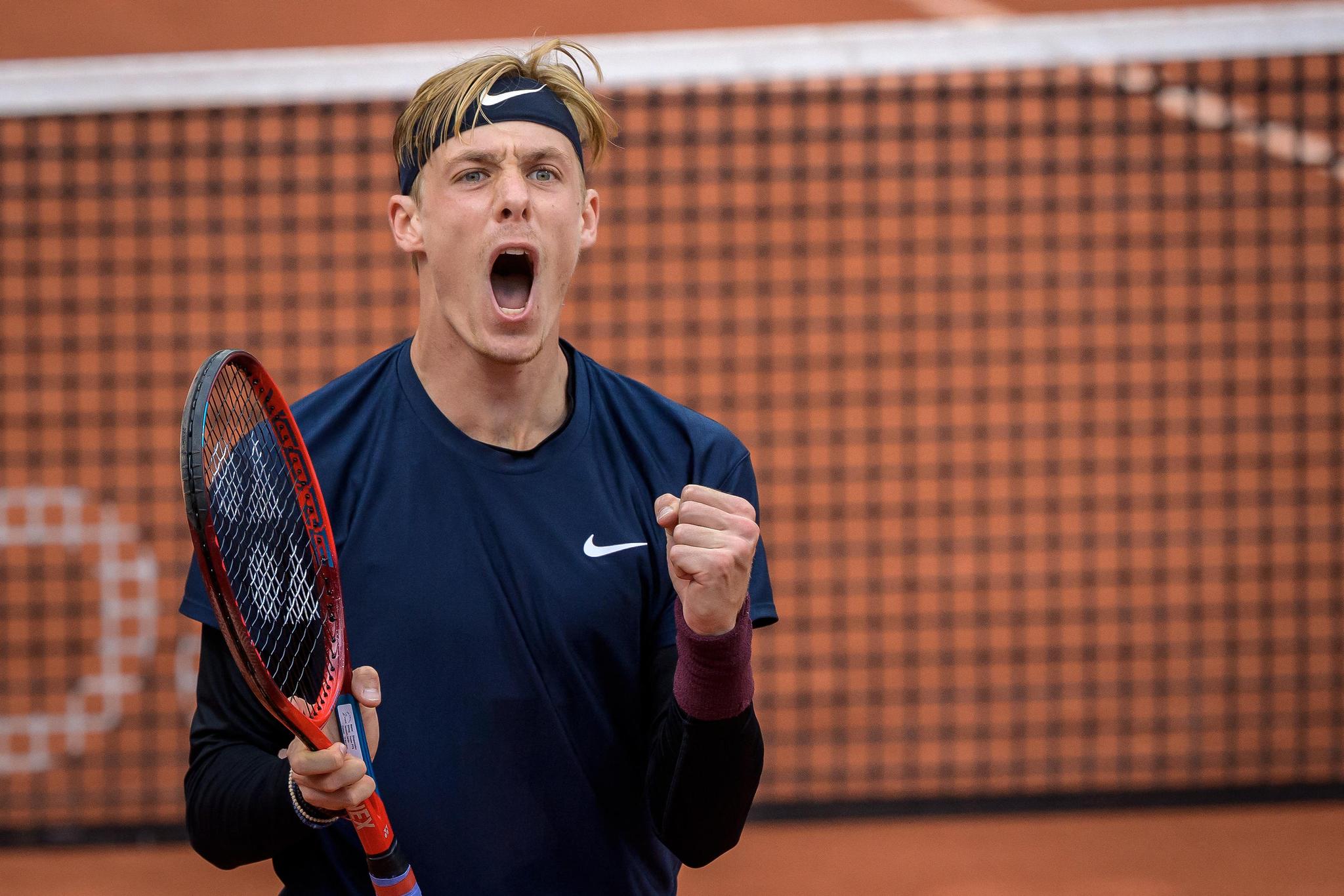 Denis Shapovalov exulte après sa qualification pour la finale du tournoi de Genève, acquise contre Pablo Cuevas.