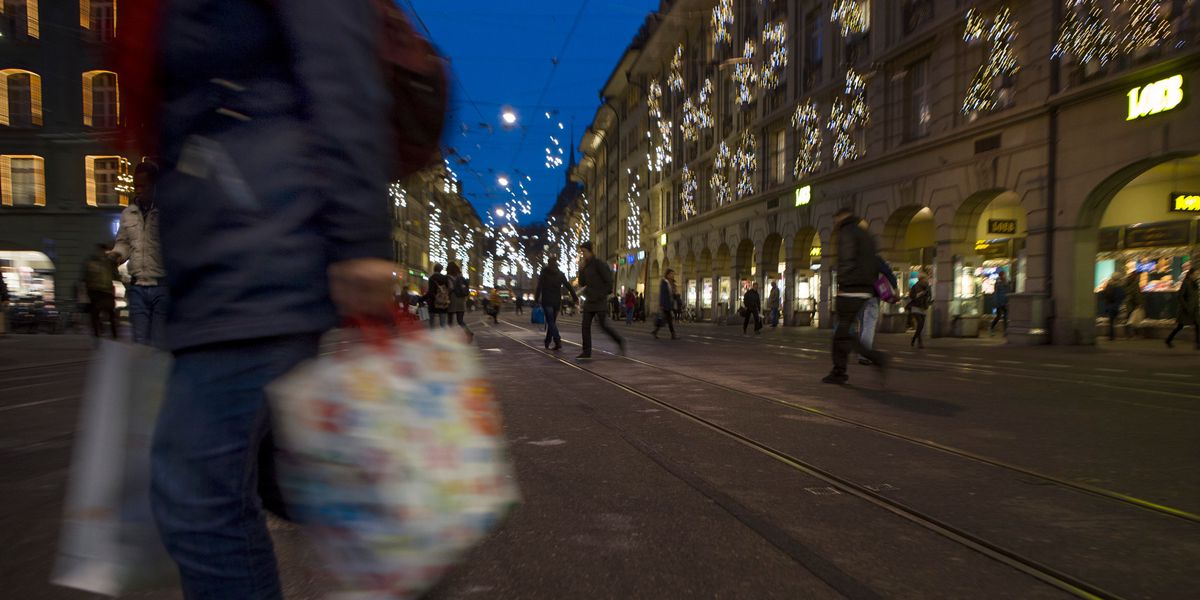 Umfrage: Wie schenken Sie an Weihnachten. © Beat Mathys