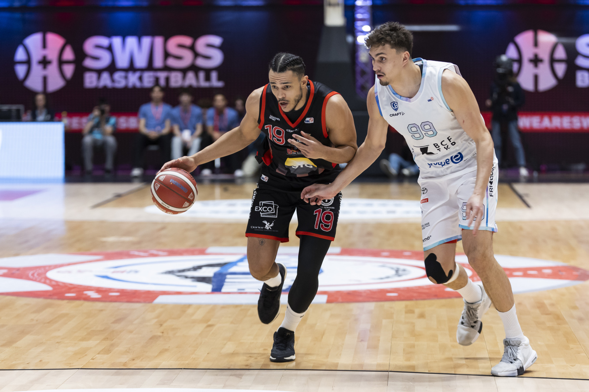 Genève contre Fribourg: Le basket suisse tient son choc des titans
