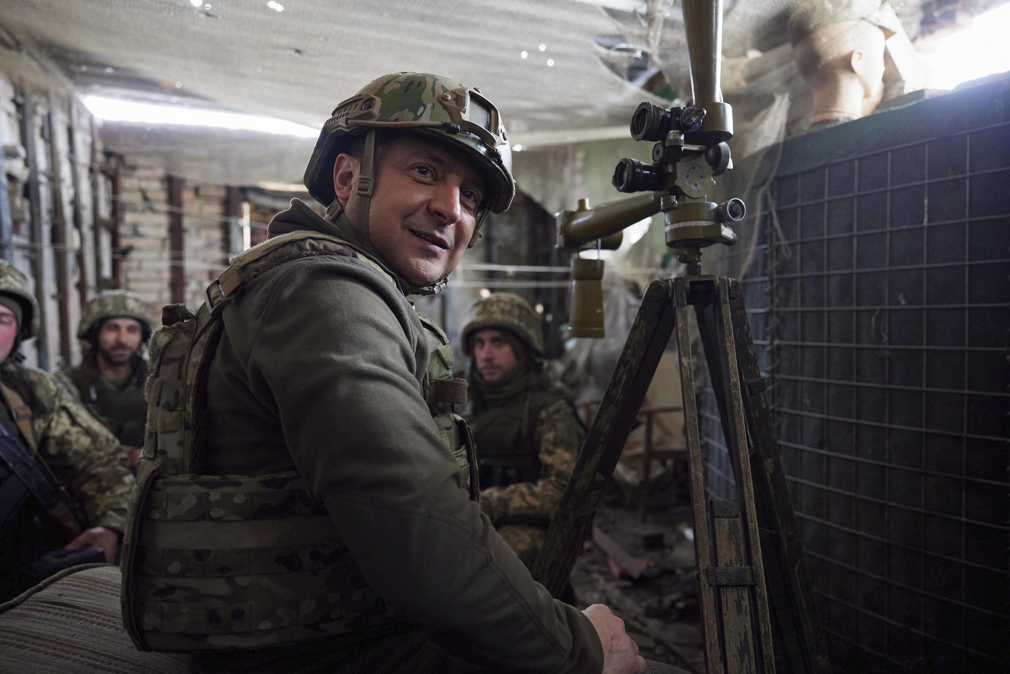 epa09766832 A handout photo made available by the Presidential Press service shows Ukrainian President Volodymyr Zelensky (C) during a visit to the front line not far from pro-Russian militants controlled city of Donetsk, Ukraine, 17 February 2022 amid escalation on Ukraine - Russian border.  EPA/PRESIDENTIAL PRESS SERVICE HANDOUT HANDOUT HANDOUT HANDOUT EDITORIAL USE ONLY/NO SALES