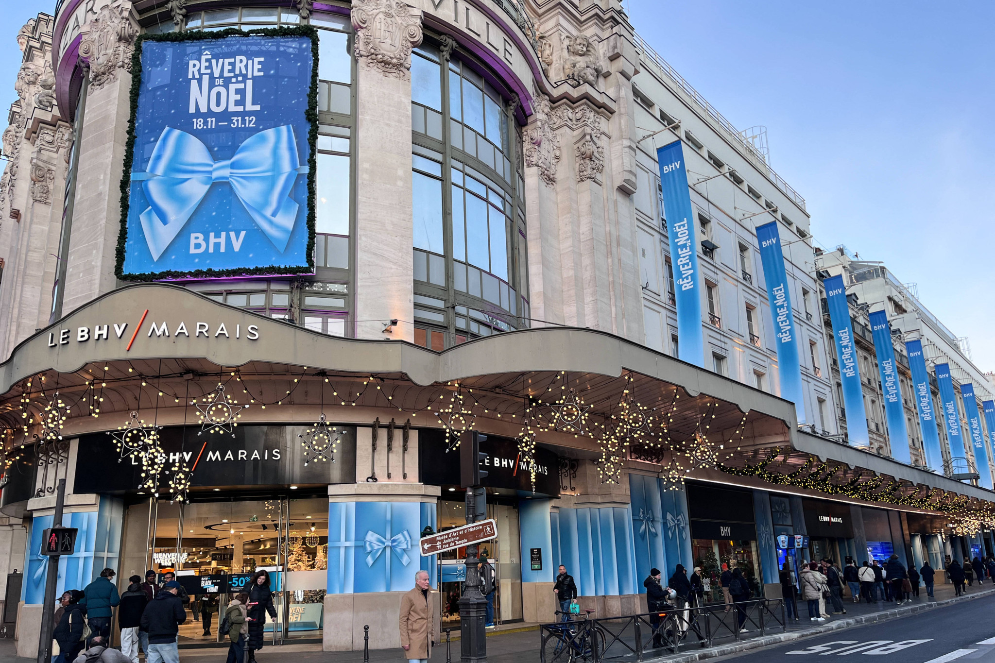 Grand magasin parisien: En faillite, le BHV Marais demande son placement en redressement judiciaire