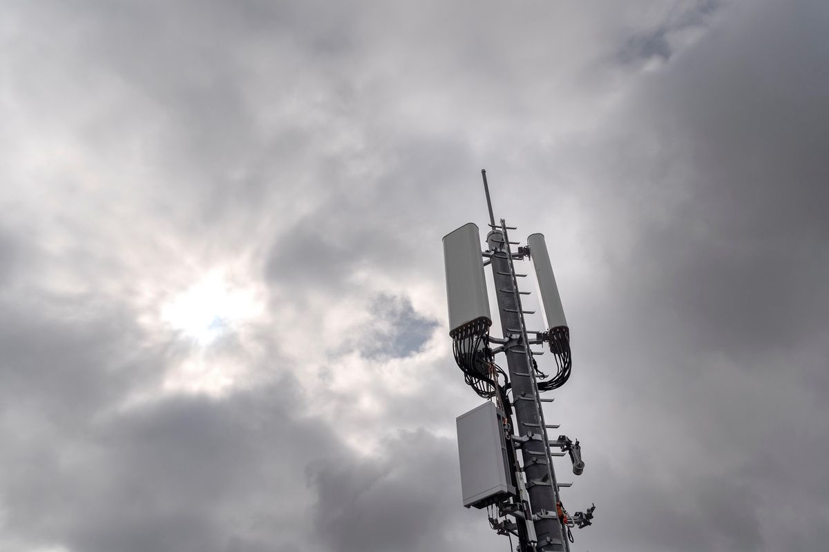 La multiplication des antennes de téléphonie mobile explique en partie la hausse marquée du nombre de mesures de surveillance.