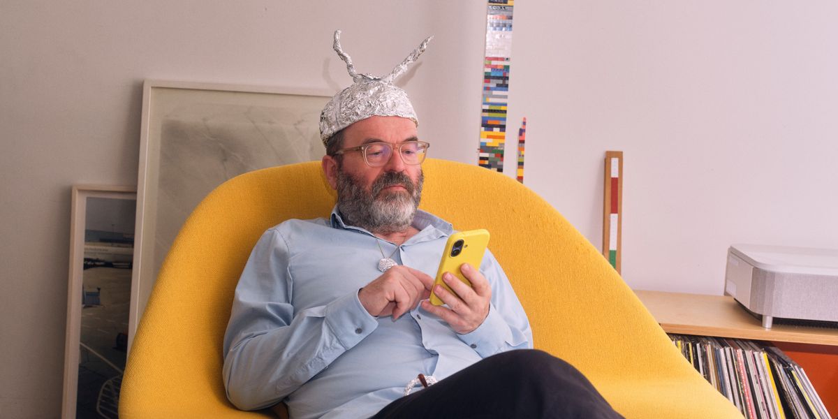 Das-Ding-mit-K-ng-Aluminiumfolie-Unser-Autor-setzt-sich-den-Aluhut-auf
