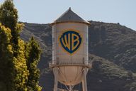 Übernahmekampf: Paramount bessert Milliardenofferte für Warner Bros. mit Zusatzgebühren auf