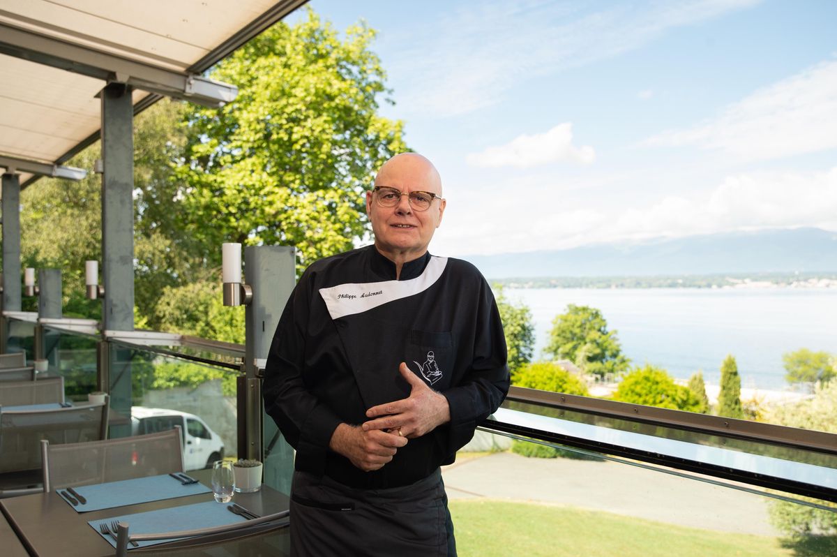 Le chef Philippe Audonnet sur la terrasse du restaurant Floris.