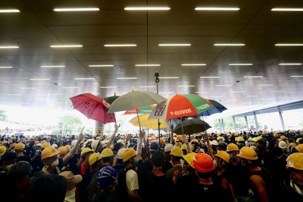 Tensions entre Londres et Pékin sur Hong Kong