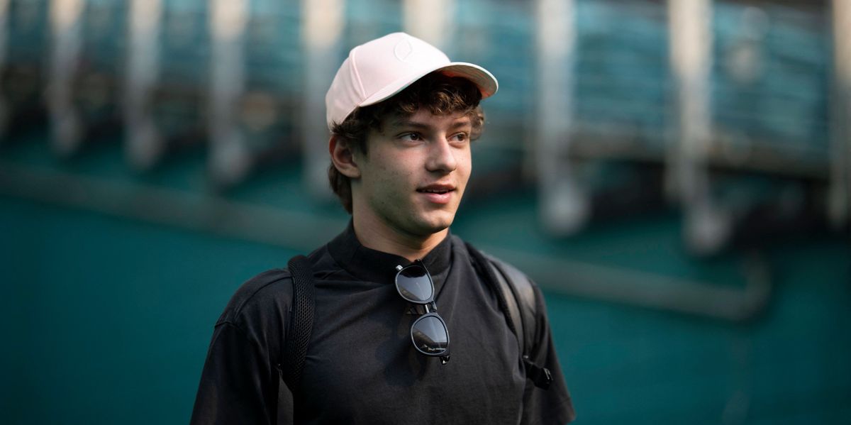 Spannung-in-der-Formel-1-Ein-Teenager-f-hrt-allen-davon-und-Max-Verstappen-droht-mit-R-cktritt