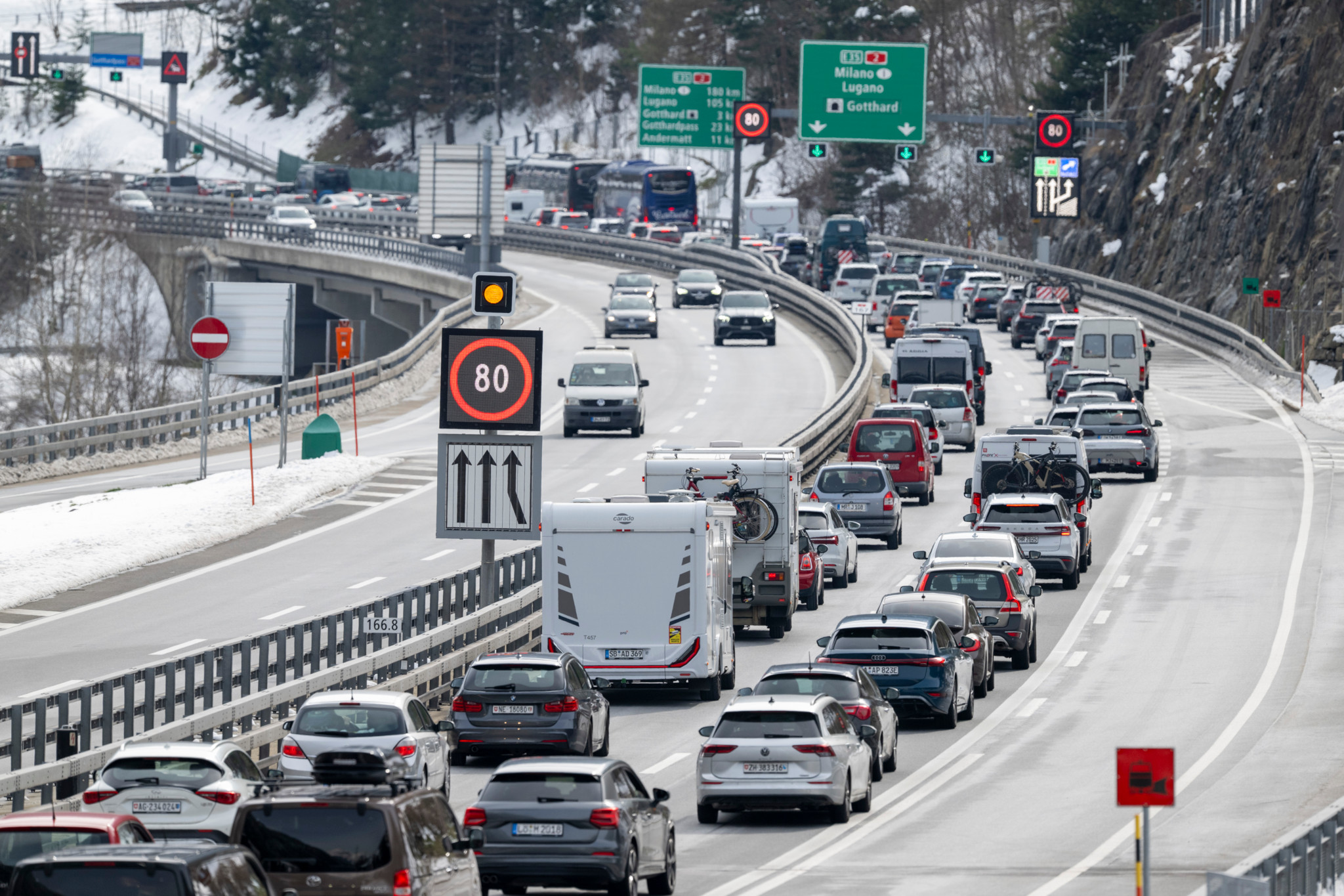 Alles zum Osterverkehr 2026: Wann es am Gotthard am schlimmsten staut– und wann Sie fahren sollten