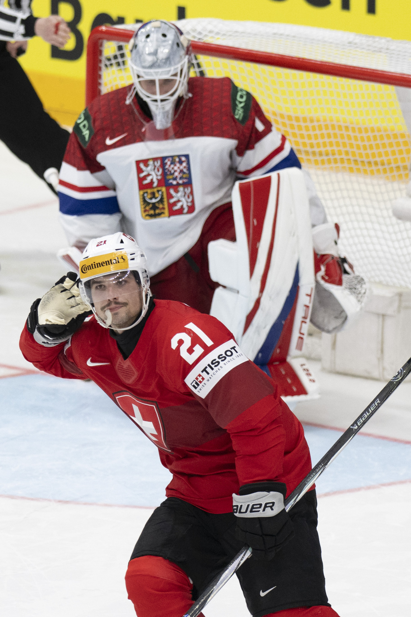 Switzerland's Kevin Fiala, scores with a penaltyshot against against Czech Republic's goalkeeper Lukas Dostal during the Ice Hockey World Championship group A preliminary round match between Switzerland and Czech Republic in Prague at the O2 Arena, Czech Republic, on Monday, May 13, 2024. (KEYSTONE/Peter Schneider)