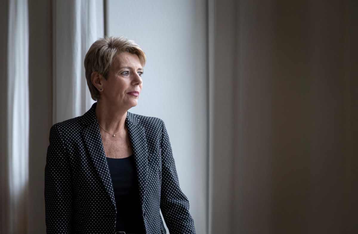 La conseillère fédérale Karin Keller-Sutter (PLR) dirige le Département fédéral de justice et police depuis le 1er janvier 2019. Elle souhaiterait en changer, selon plusieurs sources. 