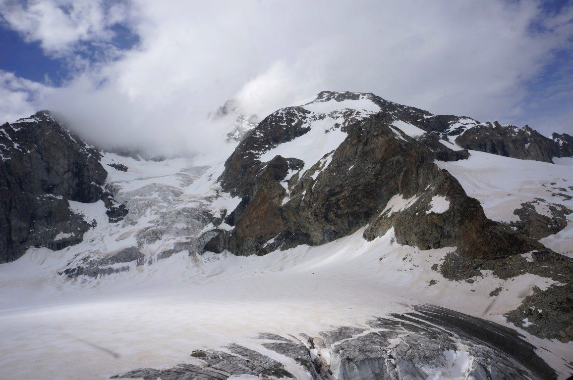 Alpes valaisannes: Il refuse de faire demi-tour malgré la météo exécrable et perd la vie au Zinalrothorn