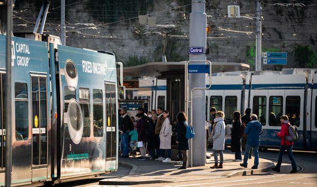 In einigen Städten herrscht im öffentlichen Verkehr Personalmangel. 