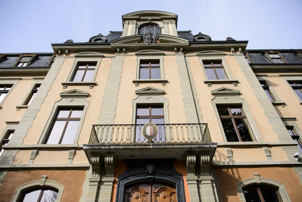 Actuellement, le ministère public est dépourvu de secrétariat général, contrairement au tribunal cantonal.