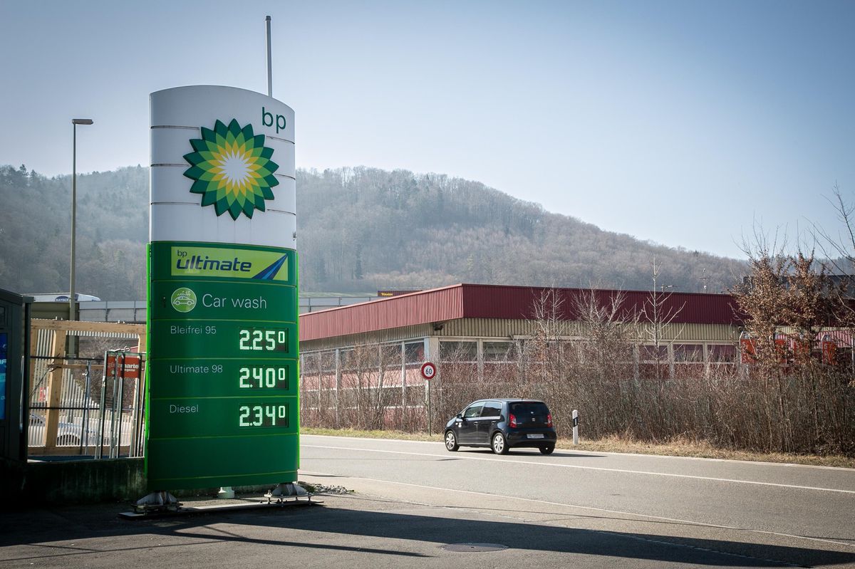 «Dauert der Krieg an, steigen die Preise in den nächsten Wochen wohl nochmals um fünf bis zehn Rappen», sagt Bernhard Maurer von der Oel-Pool AG, die die Ketten Ruedi-Rüssel, Miniprix und BP betreibt. 